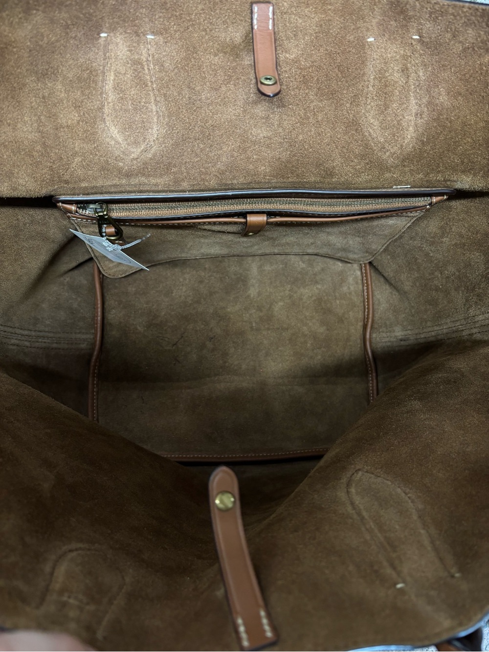 Polo by Ralph Lauren Bellport Large Reversible Leather Tote - Picture 14 of 15